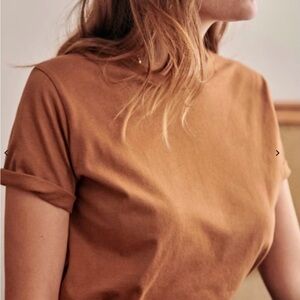 Sézane Conrad T-Shirt in Camel with Embroidered Heart